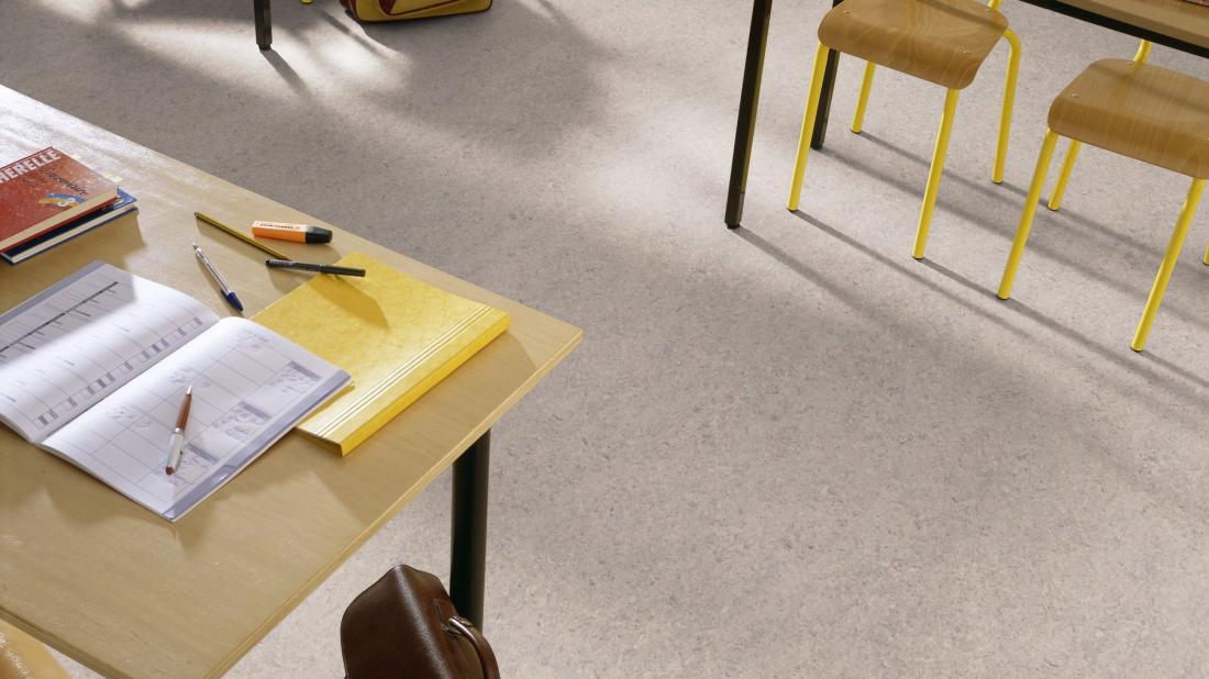 Натуральный линолеум Gerflor Marmorette 0155 Smoked Pearl