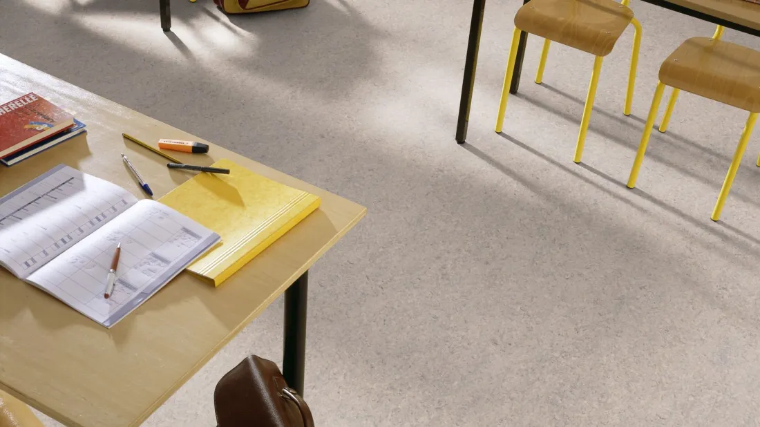Натуральный линолеум Gerflor Marmorette 0155 Smoked Pearl